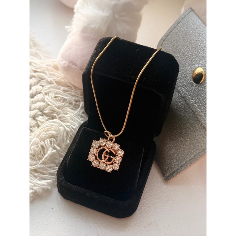 🎁BOGO Sale! Vintage ONLY 1! GUCCI Logo Upcycled Necklace - Picture 4 of 9